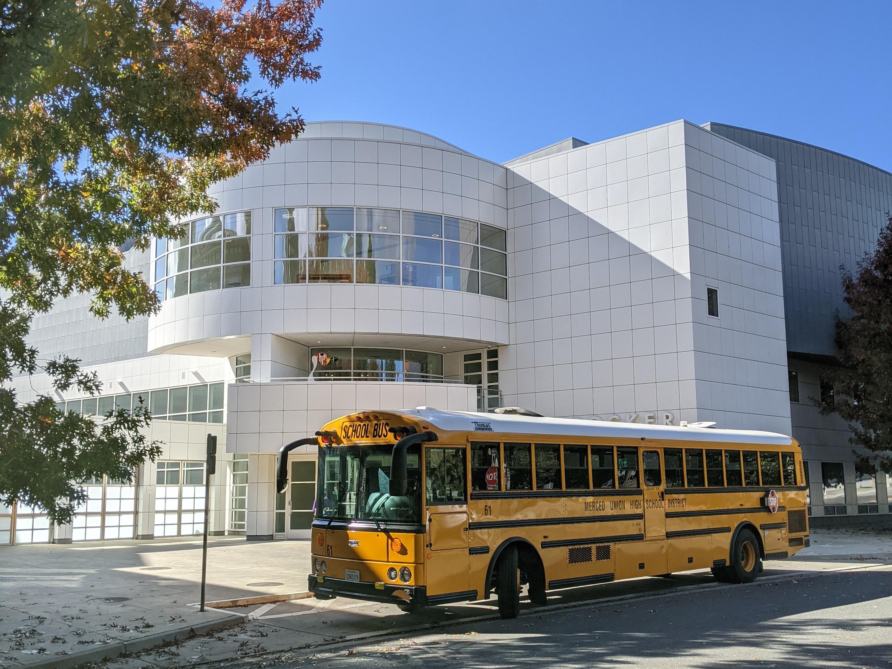Schoolbus in front of Museum